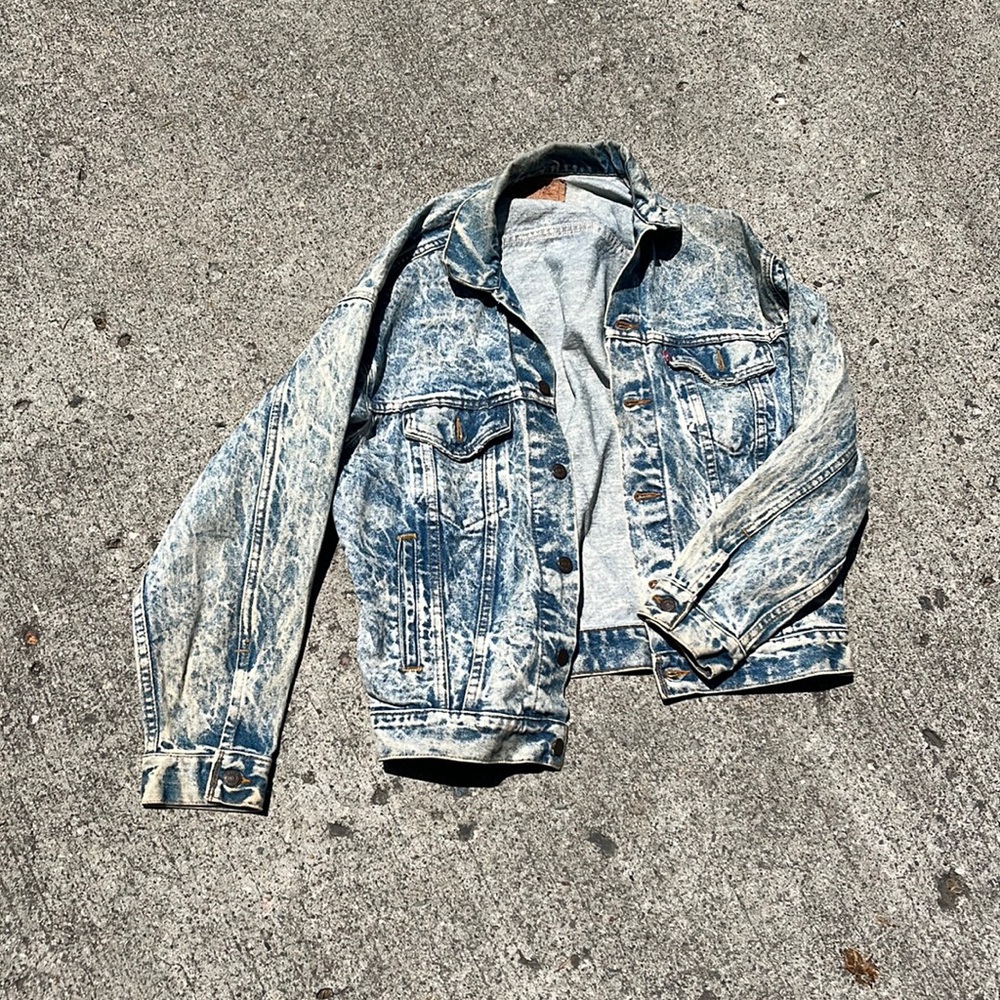 Beautiful Levi’s jean jacket